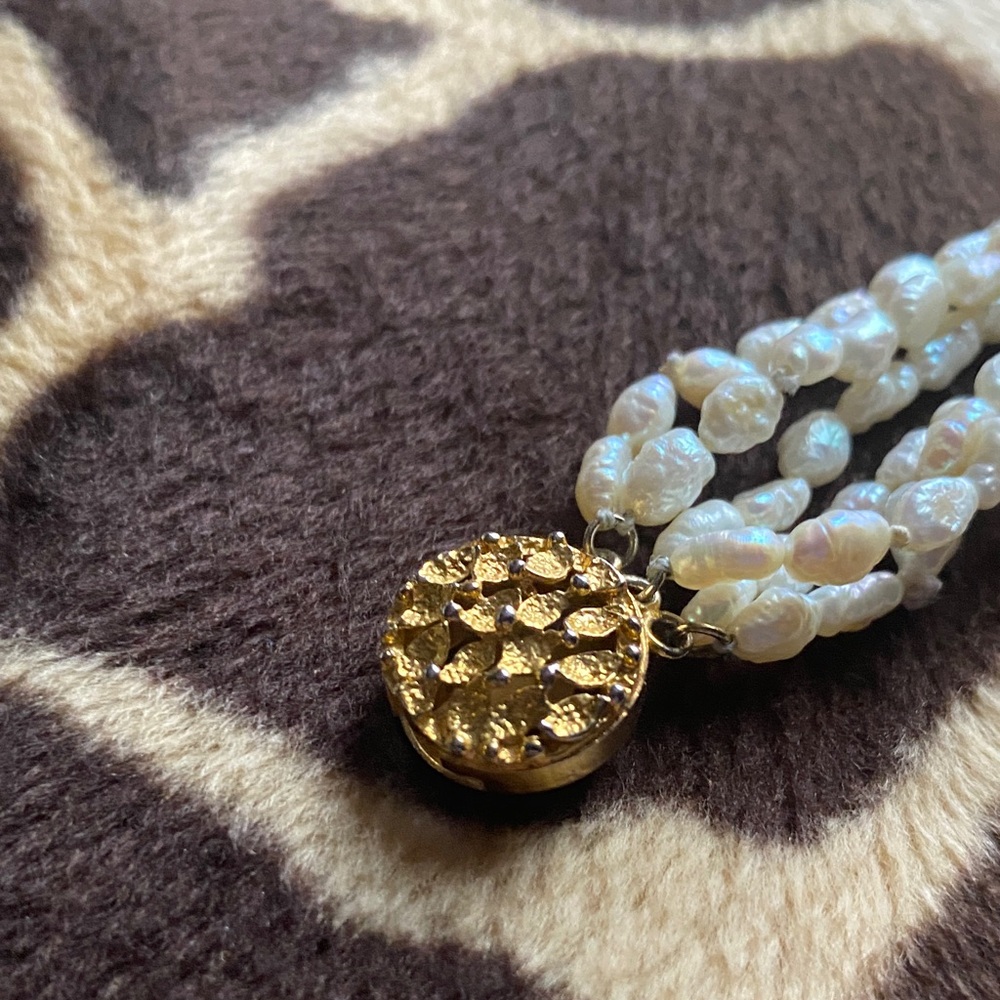 Vintage Cultured Freshwater Rice Pearl 6 Strand Bracelet with Gold Tone Clasp - Picture 2 of 7